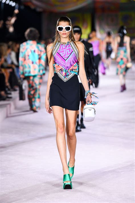 sfilata versace 2022 streaming|versace spring summer 2022.